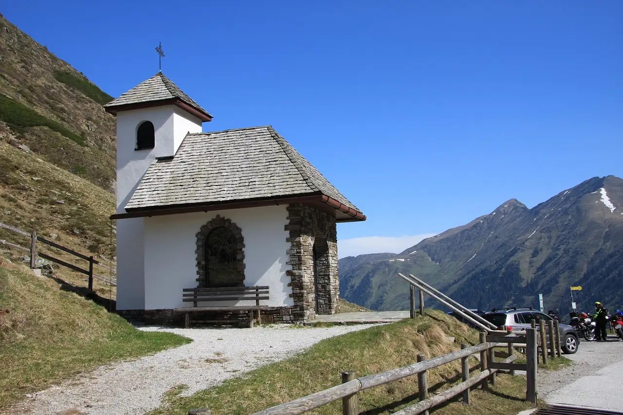 Repair of Roofing: Expert Guide to Fixes & Costs